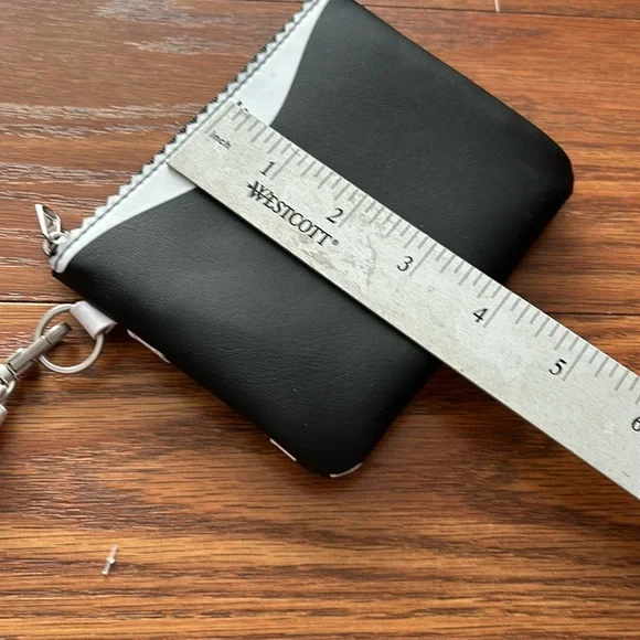 NWOT Nike Icon Cortez Wristlet White on Black - Picture 6 of 6